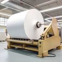 Papier toilette en rouleau mère, matière première essentielle pour la fabrication de papier hygiénique, indispensable pour les toilettes quotidiennes
