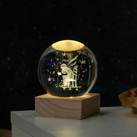 Lampe de nuit LED 3D gravée en cristal moderne, motif galaxie, avec base en verre, branchement USB, taille moyenne, pour salon, cadeau personnalisé