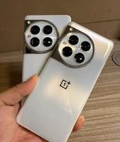 Tout nouveau OnePlus 12 d'outre-mer, 12+16+24 Go, 256/512/1 To, non ouvert, charge rapide, prend en charge le Magasin, multiples fonctionnalités.