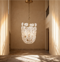 Lustre Jingshi Lighting en forme de fleur dorée, accents de pétales blancs épais sur un cadre, lumière de plafond pour la maison au éclat chaleureux