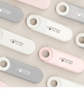 Organizador de Pastillas Portátil Medibox Mini al por Mayor, Forma de Disco U, Extraíble con Asa, Material PP, 3 Compartimentos - Product Image 1