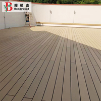 Nouveau design de planches de plancher de terrasse Wpc Outdoor Co Extrusion imperméable Revêtement de sol de terrasse Extérieur