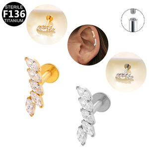 Boucles d'oreilles étoile en titane F136 avec incrustation de zircon pour bijoux de perçage d'oreille - Product Image 2
