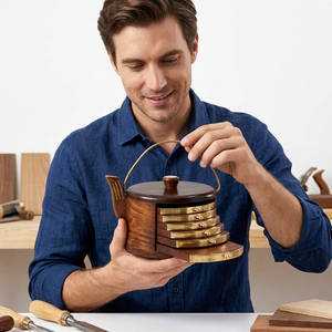 Coffret à trésors en bois avec tiroirs et poignée en laiton, design antique, finition polie - Product Image 3