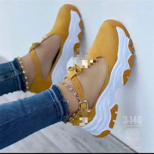 รองเท้าวิ่งผู้หญิงไซส์ใหญ่รุ่นใหม่ปี 2026 สไตล์ยุโรปอเมริกา ปิดเชือกผูกโบว์ หนัง PU แบบโปร่ง พื้นยางทนทาน สีเขียวอมฟ้า - Product Image 4