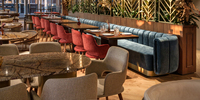 Ensemble table et chaises de restaurant en marbre blanc et noir avec canapé à assise en cuir pour hôtels, restaurants, salles à manger, bars à domicile