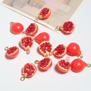 Galería de Dijes de Frutas en Resina 3D |   Colgantes de Granada, Uva y Melocotón para Venta al por Mayor, Fabricación de Joyería DIY - Product Image 5