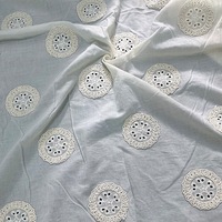 Tissu en maille florale respirant, soluble dans l'eau, 100% coton, dentelle pour robe brodée ou hawaïenne, tissu en coton pour broderie