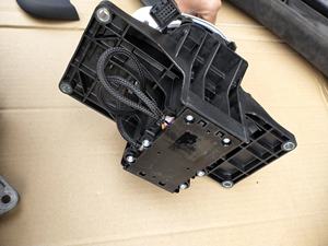 กลไกการเปลี่ยนเกียร์<span class=keywords><strong>มือ</strong></span><span class=keywords><strong>สอง</strong></span>ของแท้<span class=keywords><strong>ส</strong></span>ำหรับรถ Audi R8 4.2 OEM 420713105 - Product Image 4