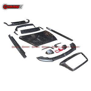 Kit carrosserie style édition limitée 2015 pour Bentley Bentayga en fibre de carbone sèche : Lame avant, aérations d'ailes, coques de rétroviseurs, jupes latérales - Product Image 4