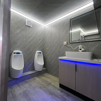 Unidad de Baño Móvil de Chasis Reforzado Personalizada de Primera Calidad con Patas de Soporte Estabilizadoras para Uso en Obras de Construcción y Minería