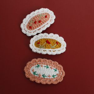 للبيع بالجملة مشابك شعر رخيصة من الدانتيل الأبيض مطرزة بالزهور بتصميم لطيف كروشيه كرز زهري اصنعها بنفسك لهدايا الفتيات - Product Image 2