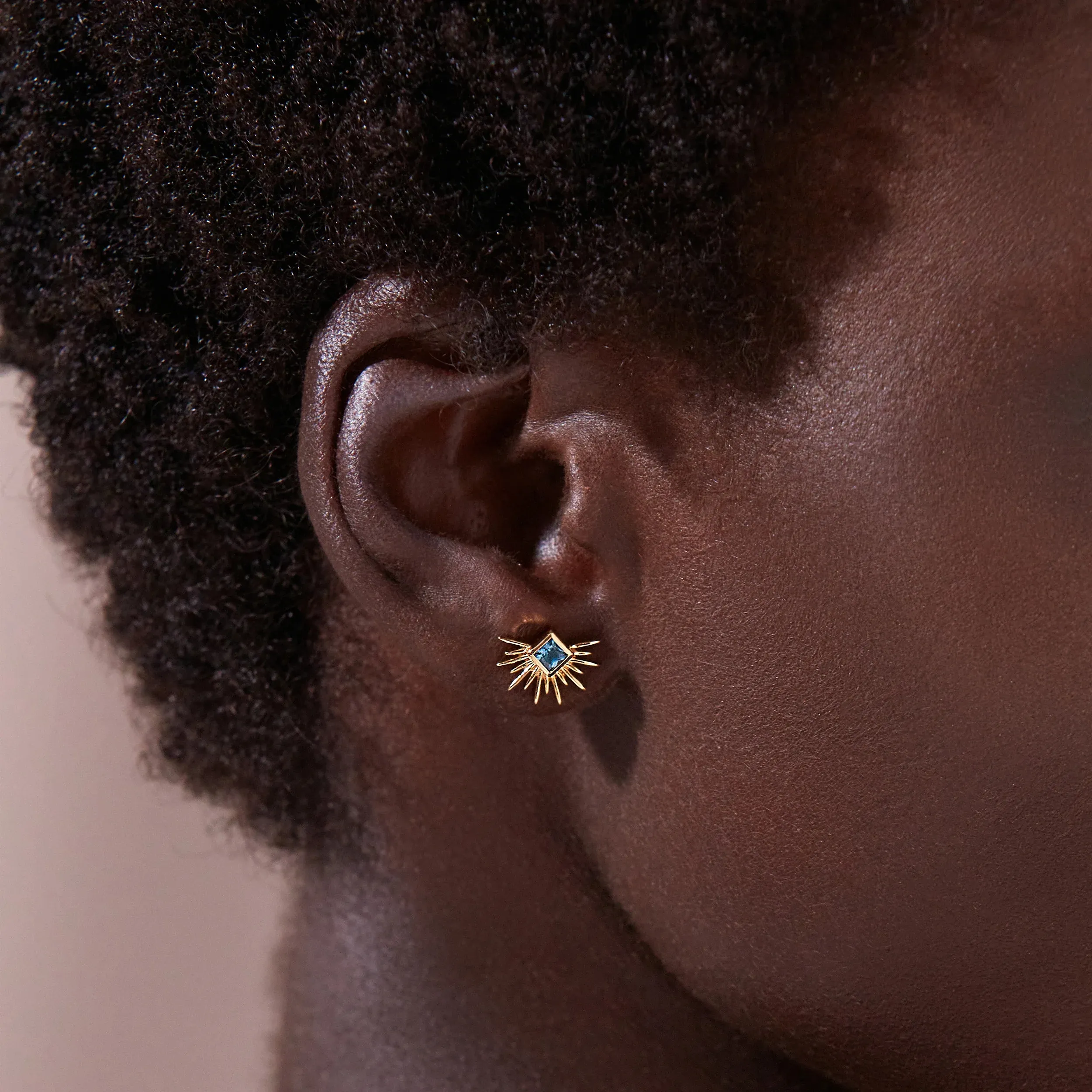 18 Karat Gold Ohrringe Sonnenschein Design blau Topas Ohr stecker Damen Ohrringe trendy
