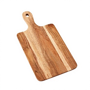 Planche à découper en bois massif avec rainure pour les jus, pour la préparation des repas sur le comptoir de cuisine et un nettoyage facile - Product Image 1