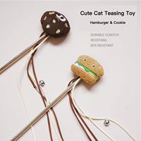 Jouet pour chat en peluche écologique de la série Fashion Food, en forme de gâteau hamburger avec clochette, en argentier.
