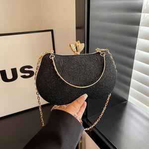 Sac à main de soirée pour femme de haute qualité avec fermoir fantaisie, sac à bandoulière rectangulaire de luxe personnalisé avec chaîne - Product Image 5