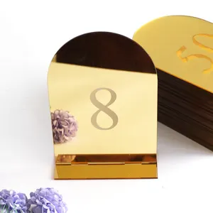 Oro specchio arco acrilico tavolo numeri incisi scrittura decorazione di nozze con Base
