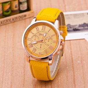 Reloj con correa de cuero, reloj de cuarzo de doble capa con números romanos y tres esferas decorativas. - Product Image 2