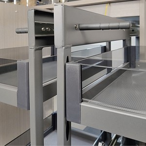 Cesta Extraíble para Almacenamiento de Cocina, Organizador de Especias y Aperitivos de Doble Capa con Apertura Completa y Amortiguación para Gabinete de Esquina Little Monster - Product Image 3