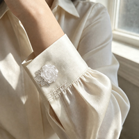 Boutons personnalisés avec logo, en perles, cristaux et strass, motif floral, à clipser, pour chemisiers et blouses féminines, fantaisie, détachables, OEM ODM, vente en gros, en vrac