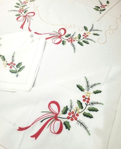 Nappe de Noël en coton blanc brodée de houx et de nœuds rouges, avec ourlet festonné, pour la maison, l'hôtel, le restaurant et les fêtes - Vente en gros - Product Image 3