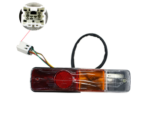Repuestos para Montacargas Komatsu de 12-16 Generación / 2-3T, Nuevas Luces Traseras Modelo 24570-101 AWD Japón 5.8cm X 22cm X 5.4cm - Product Image 1