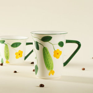 Taza de Cerámica Pintada a Mano Jiutian, Antiderrames, con Diseño de Melón y Enredaderas, Estilo Fresco, para Parejas, Hogar u Oficina, Taza de Alta Gama para Leche o Café - Product Image 2