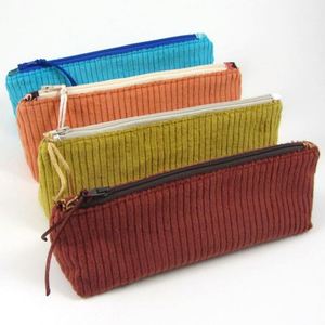 Étui à crayons personnalisé en velours côtelé durable avec fermeture éclair et protection, rangement écologique pour fournitures scolaires et cadeaux - Product Image 1