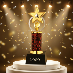 Trophée étoile avec colonne rouge et sommet doré gravé au laser, finition polie durable pour les sports et les jeux - Product Image 1