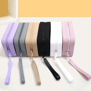 Trousse de Maquillage de Voyage en Silicone Violet, Petite Pochette Cosmétique Portable Étanche avec Fermeture Éclair, Portefeuille Court Unisexe pour Pinceaux - Product Image 1