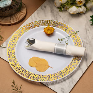 Plaques de présentation rondes en plastique PS de luxe dorées <span class=keywords><strong>avec</strong></span> bordure évidée à motif personnalisé et jantes sculptées pour mariage - Product Image 1