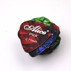 <span class=keywords><strong>En</strong></span> Stock vente <span class=keywords><strong>en</strong></span> gros médiators <span class=keywords><strong>de</strong></span> guitare <span class=keywords><strong>en</strong></span> celluloïd 0.71 / 0.81 / 0.96mm médiator <span class=keywords><strong>de</strong></span> guitare <span class=keywords><strong>en</strong></span> <span class=keywords><strong>forme</strong></span> <span class=keywords><strong>de</strong></span> coeur pour guitare acoustique - Product Image 3