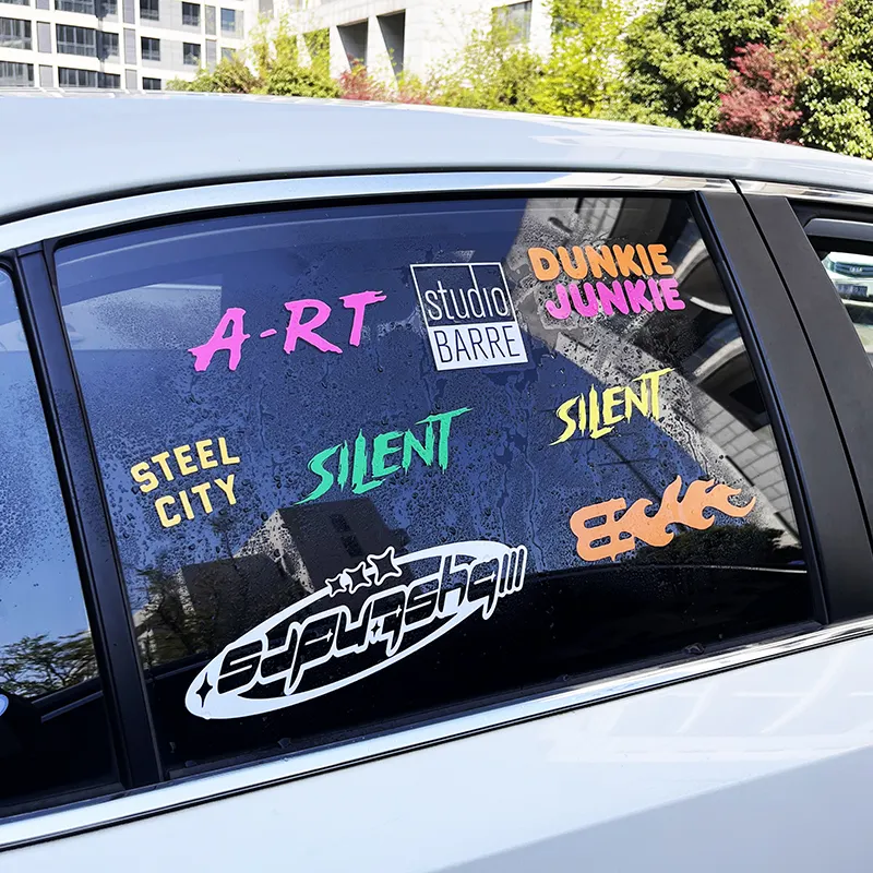 Autocollants de transfert de pare-chocs et de pare-brise en vinyle avec logo découpé et résistant aux UV pour voiture et fenêtre de voiture