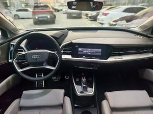 Auto Usata 2023 Au-di <span class=keywords><strong>Q5</strong></span> <span class=keywords><strong>SUV</strong></span> 4770mm con Cambio DCT a 7 Velocità e Touchscreen da 10,1 Pollici - Product Image 4