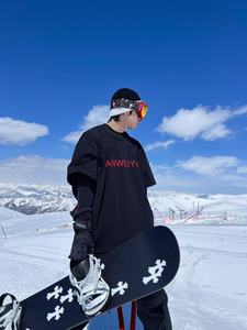 Tabla de Snowboard ChromeHear Negra con Diseño Cruzado para Deportes de Invierno y Actividades al Aire Libre, Estilo Único - Product Image 2