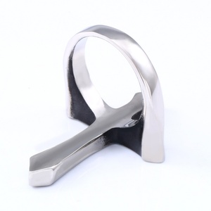 Bague croix vintage en émail noir pour homme, en acier inoxydable massif, style croisier, motard, punk, taille unique, cadeau pour fiançailles ou fête - Product Image 3