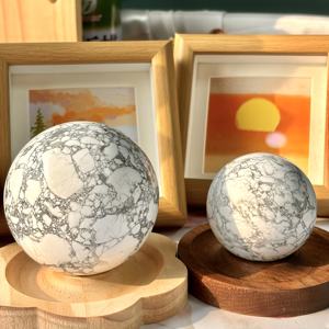 Vente en gros de sphères d'howlite de style bohème, pierres de guérison naturelles pour une décoration intérieure unique et des cadeaux de fêtes - Product Image 2