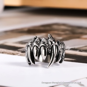 Bague rétro en acier inoxydable avec crâne <span class=keywords><strong>personnalisé</strong></span>, main fantôme et dents, style punk pour homme et femme - Product Image 4
