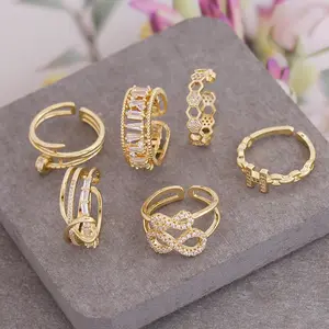 18k金戒指，配有全锆石宝石-时尚的INS手饰，具有独特的8形设计-R26