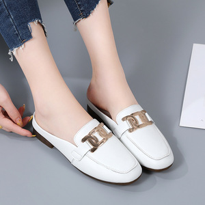 Pompa Metal Tokalı Yarım Terlik Bayanlar İlkbahar Yeni Tembel Kadın Dış Mekan Terlikleri Sandalet Trend - Product Image 4