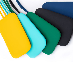 Étiquette de bagage souple en PVC colorée avec cordon, anti-perte, pour valise et sac à main - Product Image 3