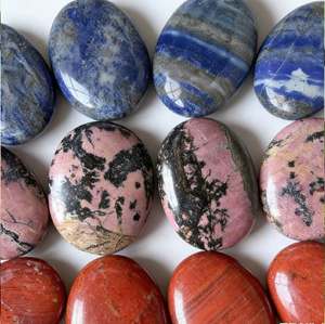 Piedra Natural de Palma Pulida de Cristal de Alta Calidad al por Mayor para Decoración del Hogar Única y Regalos Festivos - Product Image 1