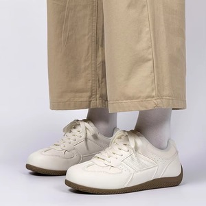 Baskets rétro allemandes pour femmes, légères, rehaussantes de 1,5 cm, tendance, à lacets, style marche, vente en gros - Product Image 1