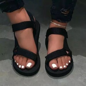 Sandalias de Plataforma Modernas para Mujer 2024, Estilo Nuevo, Tacón Alto, Planas y Elegantes con Plantilla de Goma para el Verano - Product Image 4