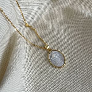 <span class=keywords><strong>Collana</strong></span> con Ciondolo Religioso della Vergine di Guadalupe in Argento Sterling 925 con Conchiglia Bianca Ovale e Madonna in <span class=keywords><strong>Oro</strong></span> 18K per Regalo Cristiano - Product Image 4