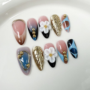 Venta al por mayor 10 piezas de <span class=keywords><strong>uñas</strong></span> de gel pintadas a mano hermoso diseño personalizado de lujo hecho a mano prensa en las <span class=keywords><strong>uñas</strong></span> - Product Image 1