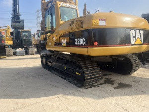 Excavatrice sur chenilles CAT320CL d'occasion, faible nombre d'heures de fonctionnement, moteur Cummins 2020, capacité de la benne de 20 tonnes, capacité de la benne de 1,2 m, poids de la machine de 22 000 kg, puissance de 103 W - Product Image 2