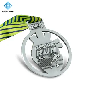 ميداليات رياضية للركض في مارثون من سبائك الزنك المعدنية المطرزة عالية الجودة مخصصة من المصنع بسعر رخيص للبيع بالجملة