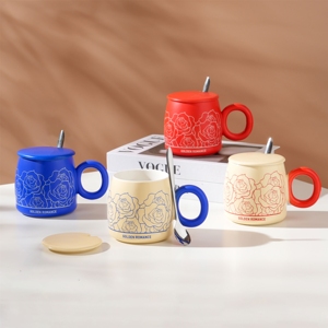 High Quality Golden Romance Rose Pattern 13oz Gift <b>Mug</b> <b>Ceramic</b> <b>Mugs</b> Coffee Cup With Lid and Spoon - Product Image 4