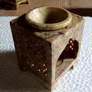 Quemador de aromas y calentador de aceites aromáticos de piedra de jabón india - Decoración duradera para el hogar - Product Image 1